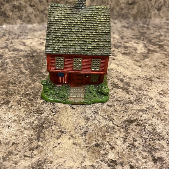 MINIATURE CHRISTMAS VILLAGE - Picture 9 of 9